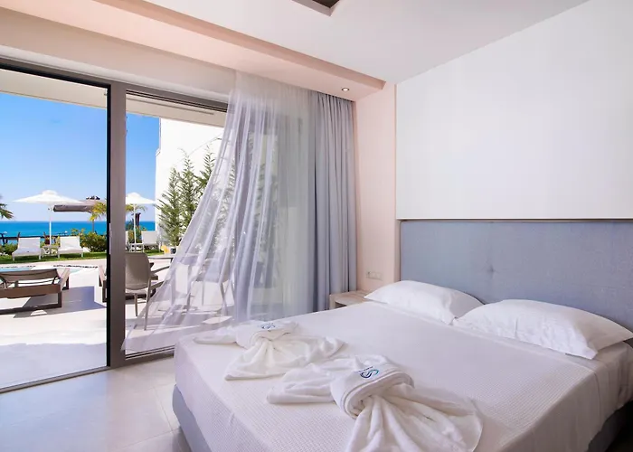 Hotel Aegean Infinity Deluxe 4*